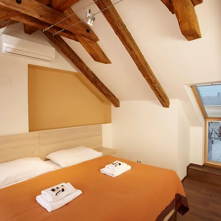 Aparthotel U černé Věže 4*
