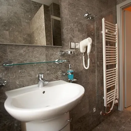 Hotel apartamentowy U Cerne Veze 4*