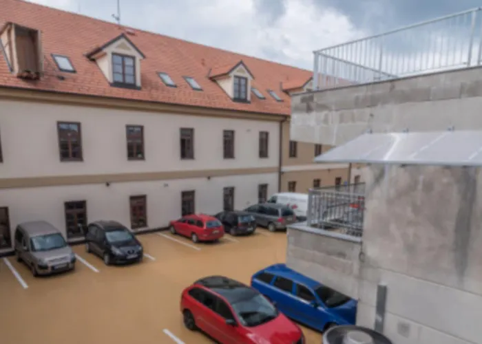 유 체르네 베제 체르케 부데요비체 4*